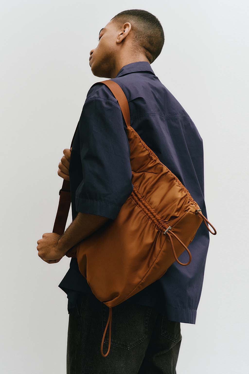 Strap Pleats Bag (Brick Brown)